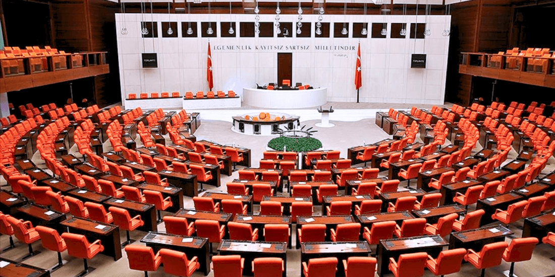 Türkiye’de kurumsal dönüşüm: 2018 sonrası Anayasa mimarisinin yeniden inşası