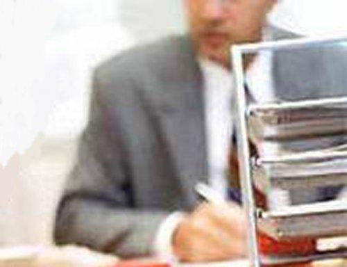 Number of Public Employees Increases, Agricultural Workers Decreases