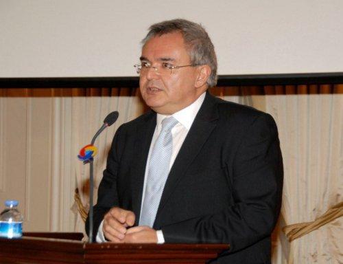TEPAV Director Sak Warns Industrialists on Deindustrialization